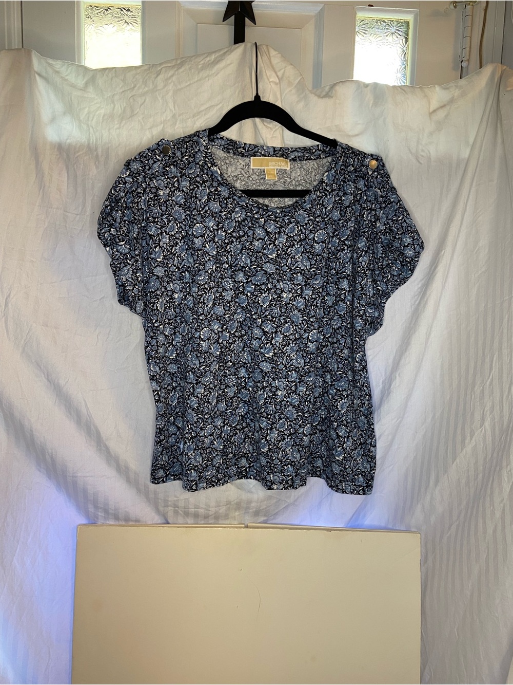 Michael Kors Navy and Light Blue Floral Short Sleeve Blouse Size XL